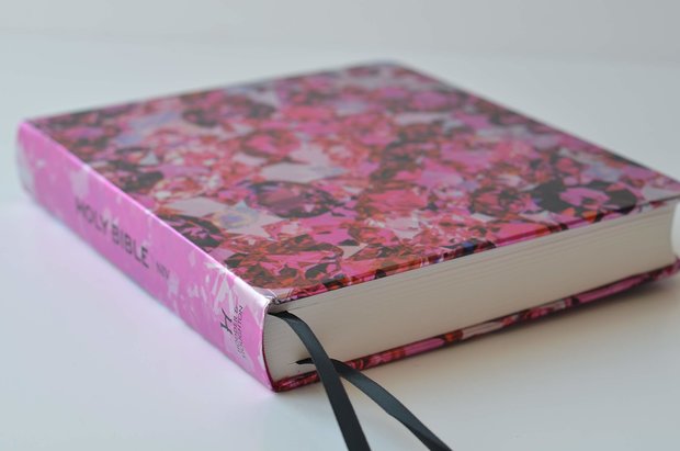 NIV Ruby Journalling Bible: Pink Metallic Hardback (Bible Niv) Hardcover
