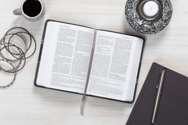 The Passion Translation New Testament + Psalmen, Spreuken, Hooglied 2020 editie grijs