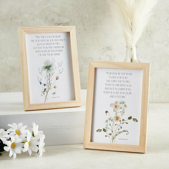 Tabletop Romeinen 15:13/Jeremia 29:11 houten lijst met bloemen 12,7 x 17,8 cm
