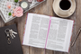 The Passion Translation New Testament + Psalmen, Spreuken, Hooglied 2020 editie pioenrozen