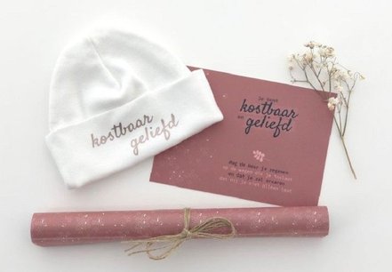 GIFTBOX KOSTBAAR EN GELIEFD GIFTBOX KOSTBAAR EN GELIEFD