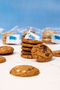 WHITE CHOCOLATE & CRANBERRY COOKIES